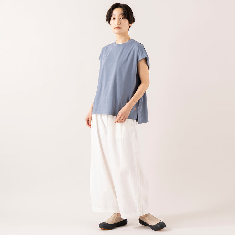 モデル身長 163cm,TUTIE.のコットンリネンデニムタックパンツ|UNIVERSAL OVERALLのUO12|rapiécageのフラワープレートコードブレス,https://market.e-begin.jp/products/equ_tte0274u_lala|https://market.e-begin.jp/products/sed_uni0290u_lala|https://market.e-begin.jp/products/rdx_rpc0311u_lala