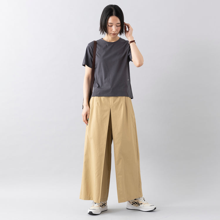 モデル身長165cm,me.のembroideryT ベーシックT|SLOWのバッファローレザーのミニカートリッジショルダー|KARHUのLegacy 96|MATOWのTsuki 朧月 -おぼろづき- / スクエア ローズゴールド レザー,https://market.e-begin.jp/products/hpn_med0305s_lala|https://market.e-begin.jp/products/ino_slw1182n_lala|https://market.e-begin.jp/products/sed_kar0467p_lala|https://market.e-begin.jp/products/bey_mtw0357s_lala