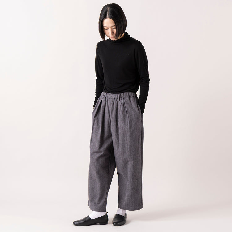 ショート丈着用 (モデル身長165cm),RNA-Nのウールブレンドタートル|TUTIE.の丈の選べるコットンヘリンボンパンツ|facciamoのMeringa（メリンガ）,https://market.e-begin.jp/products/tky_rnn1268s_lala|https://market.e-begin.jp/products/equ_tte1271s_lala|https://market.e-begin.jp/products/are_fac0636k_lala