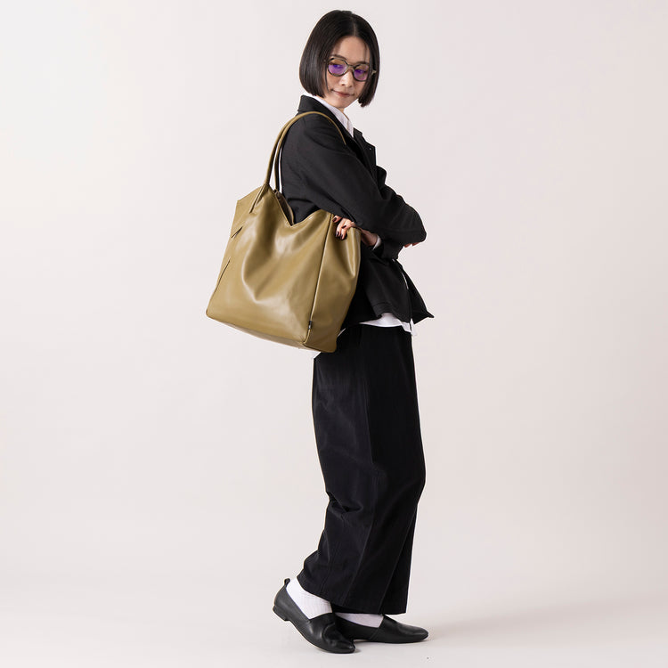 ショート丈着用 (モデル身長165cm),UNIVERSAL OVERALLのオンオフ使えるハンサムジャケット|ciaoのオックスフォードB.D.シャツ|TUTIE.の丈の選べるコットンピーチ起毛パンツ|ROOTOTEのLT.ラウンド.Vカット-A|facciamoのMeringa（メリンガ）|LE FOONのCrown panto pc-classic,https://market.e-begin.jp/products/dre_uni0210s_lala|https://market.e-begin.jp/products/hag_cia0077s_lala|https://market.e-begin.jp/products/equ_tte1272s_lala|https://market.e-begin.jp/products/sup_roo1255s_lala|https://market.e-begin.jp/products/are_fac0636k_lala|https://market.e-begin.jp/products/lef_lef1273s_lala