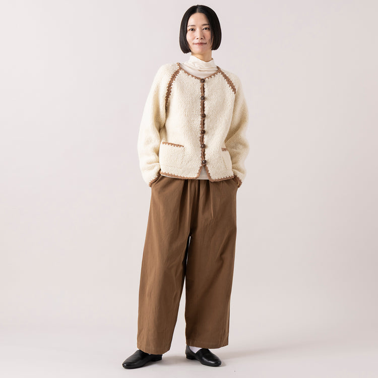 ショート丈着用 (モデル身長165cm),HIMALAYAN CLIMBER'S HAND-KNITのかぎ針カーディガン|RNA-Nのウールブレンドタートル|TUTIE.の丈の選べるコットンピーチ起毛パンツ|facciamoのMeringa（メリンガ）,https://market.e-begin.jp/products/epi_him1251s_lala|https://market.e-begin.jp/products/tky_rnn1268s_lala|https://market.e-begin.jp/products/equ_tte1272s_lala|https://market.e-begin.jp/products/are_fac0636k_lala