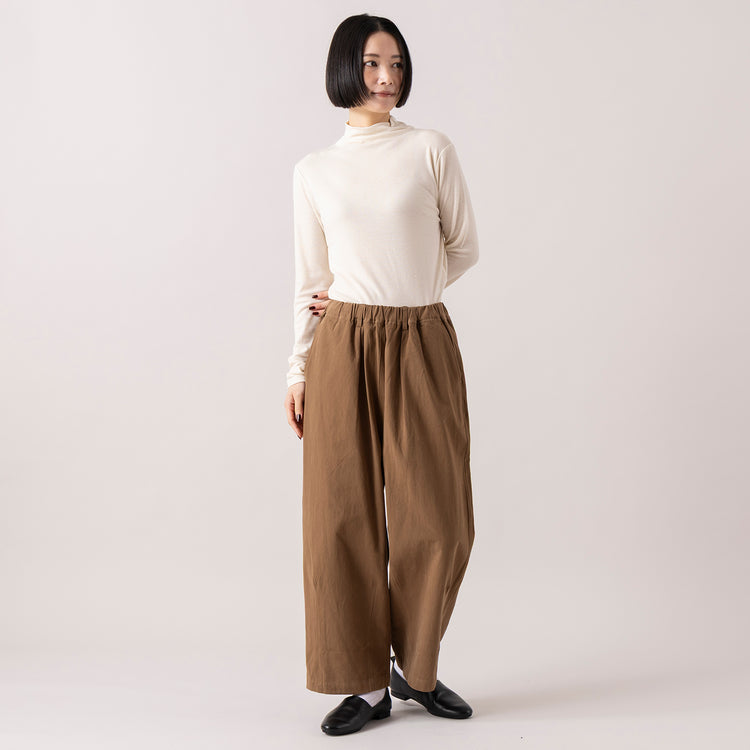 ショート丈着用 (モデル身長165cm),RNA-Nのウールブレンドタートル|TUTIE.の丈の選べるコットンピーチ起毛パンツ|facciamoのMeringa（メリンガ）,https://market.e-begin.jp/products/tky_rnn1268s_lala|https://market.e-begin.jp/products/equ_tte1272s_lala|https://market.e-begin.jp/products/are_fac0636k_lala