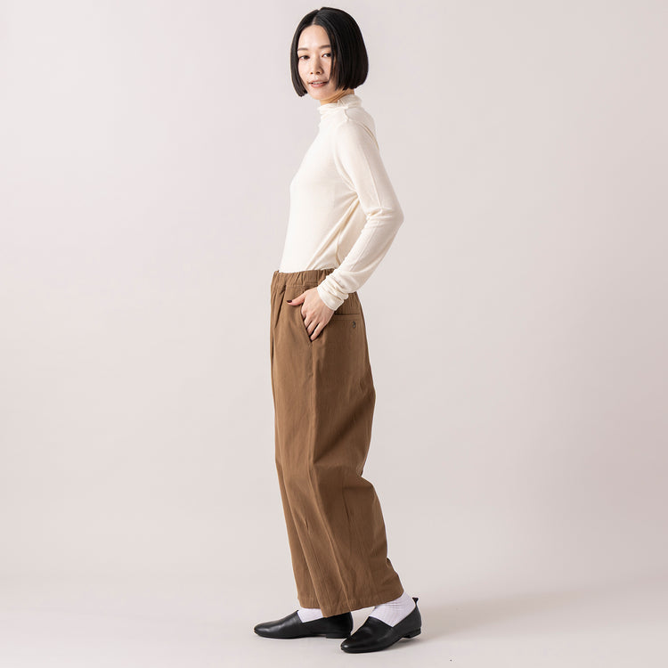 ショート丈着用 (モデル身長165cm),RNA-Nのウールブレンドタートル|TUTIE.の丈の選べるコットンピーチ起毛パンツ|facciamoのMeringa（メリンガ）,https://market.e-begin.jp/products/tky_rnn1268s_lala|https://market.e-begin.jp/products/equ_tte1272s_lala|https://market.e-begin.jp/products/are_fac0636k_lala