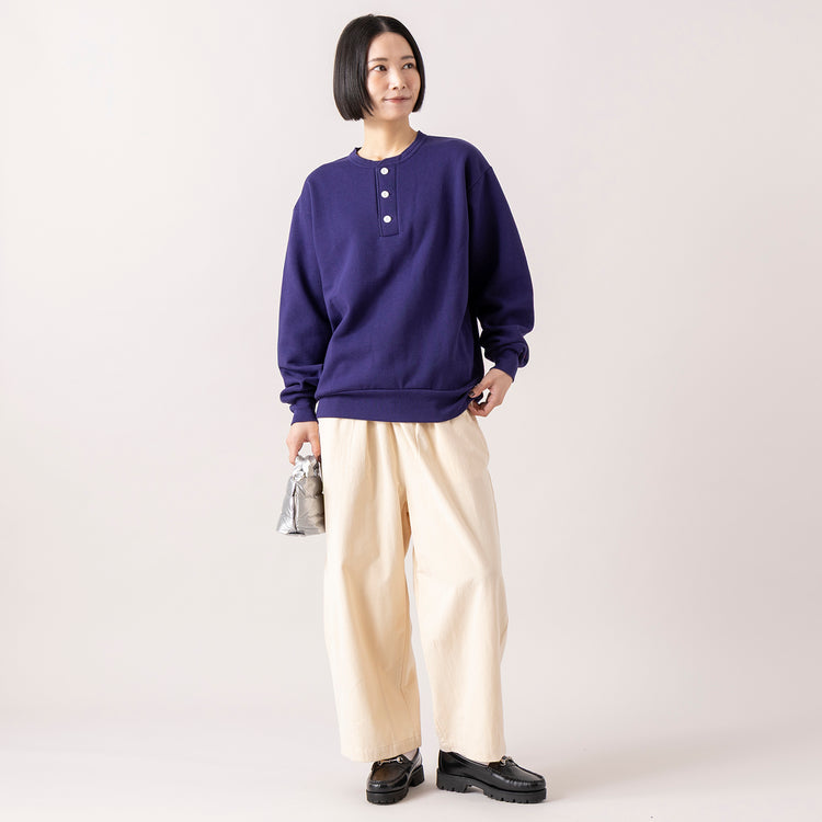 ショート丈着用 (モデル身長165cm),Healthknitのクラシックスウェット ヘンリーネック長袖|TUTIE.の丈の選べるコットンピーチ起毛パンツ|ROOTOTEのFE.ベビールー.モ ダーンーA,https://market.e-begin.jp/products/she_hea0308p_lala|https://market.e-begin.jp/products/equ_tte1272s_lala|https://market.e-begin.jp/products/sup_roo1256s_lala