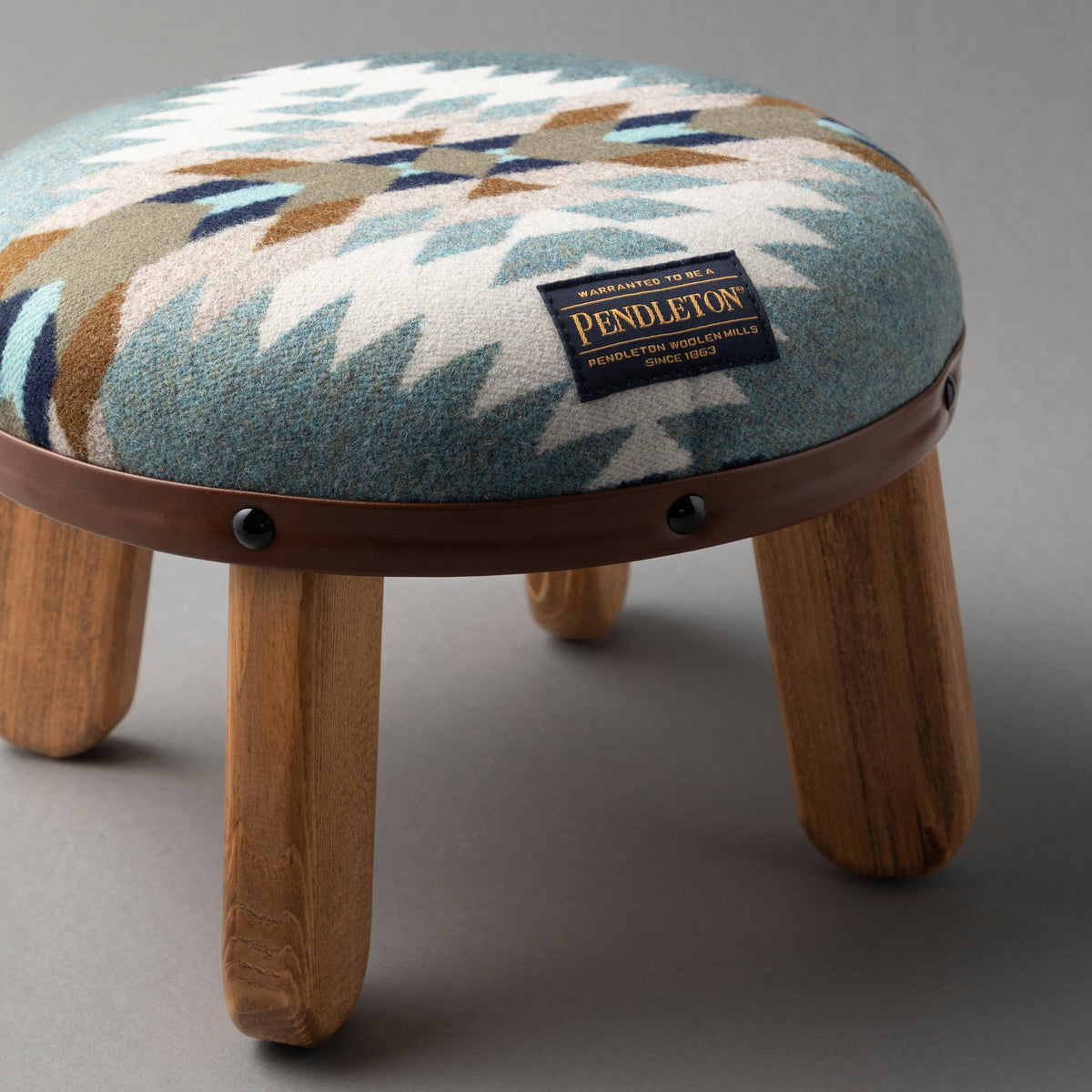 【新春限定値下げ‼️】wood&faulk×ペンドルトン  キャンプスツール 新春限定値下げ‼️】wood&faulk×ペンドルトン キャンプスツール