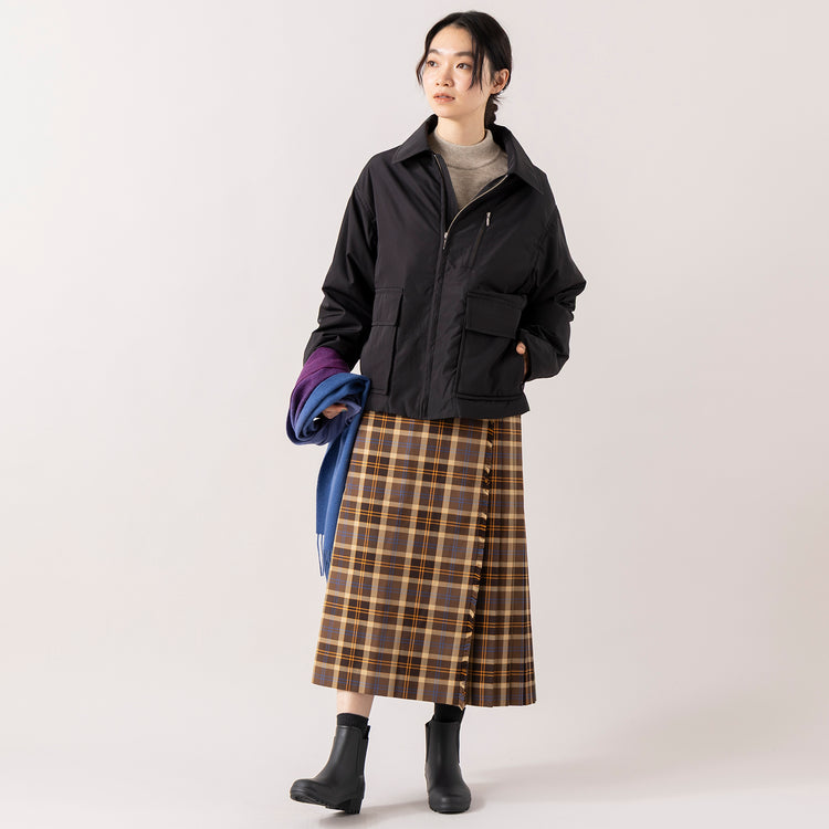 スカートやパンツ、コーディネートを選ばない