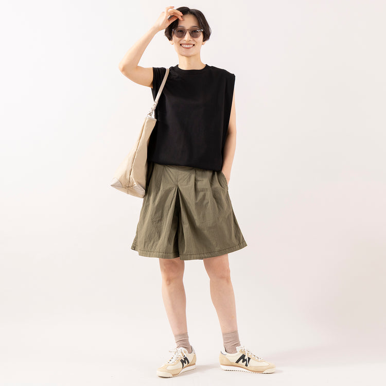モデル身長 163cm,euphoric moodのDrawstring N/S Tops|TIDEWAYの3way撥水マトリョーシカトート|KARHUのMestari|LE FOONのBoston Square ニュアンスカラーサングラス,https://market.e-begin.jp/products/hpn_eup0299u_lala||https://market.e-begin.jp/products/snk_tid1270q_lala|https://market.e-begin.jp/products/sed_kar0490q_lala|https://market.e-begin.jp/products/lef_lef0281u_lala