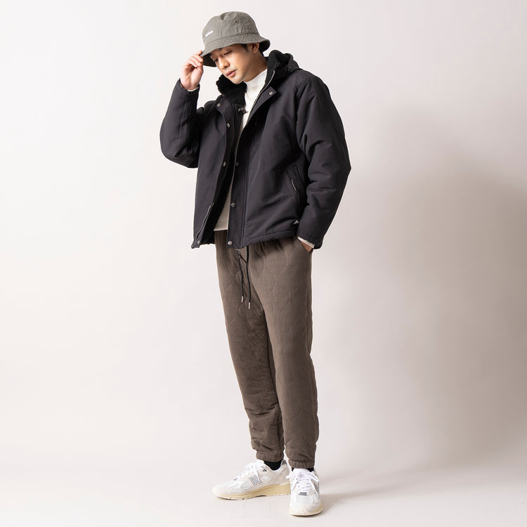 着用サイズ L(身長180cm)　06) ブラックxブラック（裏面）