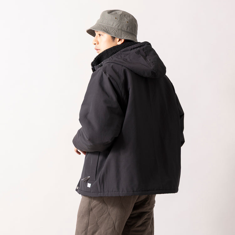 着用サイズ L(身長180cm)　06) ブラックxブラック（裏面）