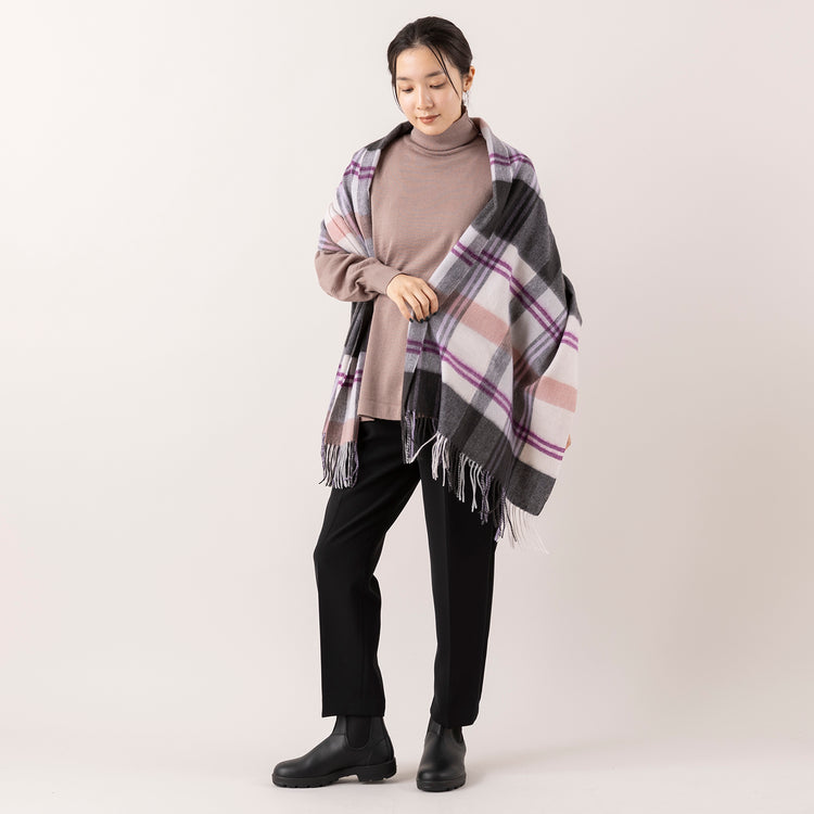モデル身長163cm,HEAVENLYのAcrylic Wool Knit Turtleneck Pullover|FANTASTICDAYSのEASYSLACKS|BlundstoneのORIGINALAS VEGAN|NEI/NORのスクエアチャームピアス,https://market.e-begin.jp/products/dlt_hvr1188s_lala|https://market.e-begin.jp/products/wga_fan0372q_lala|https://market.e-begin.jp/products/sed_bld0572l_lala|https://market.e-begin.jp/products/ris_ner0789s_lala