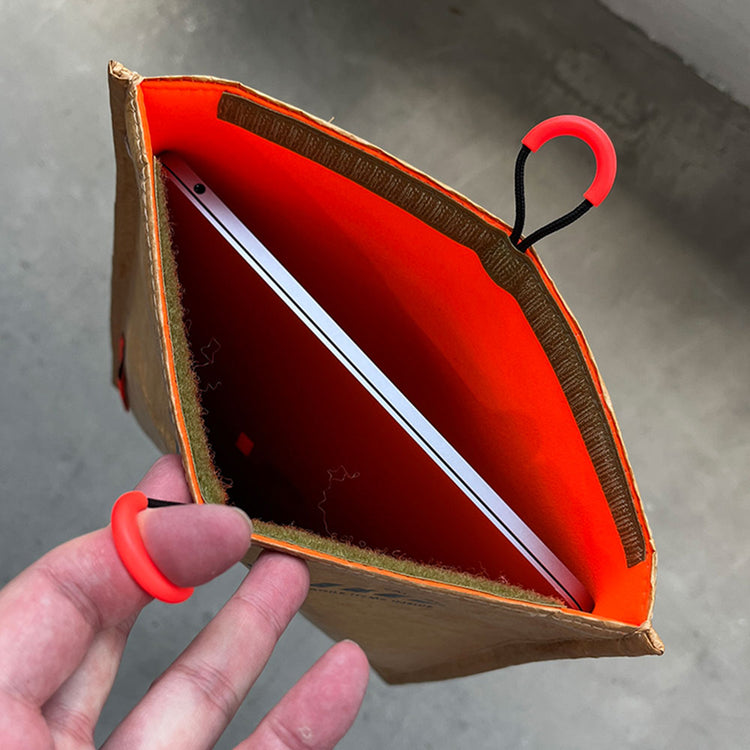 02.NATURALの裏地は発色のよいオレンジカラー