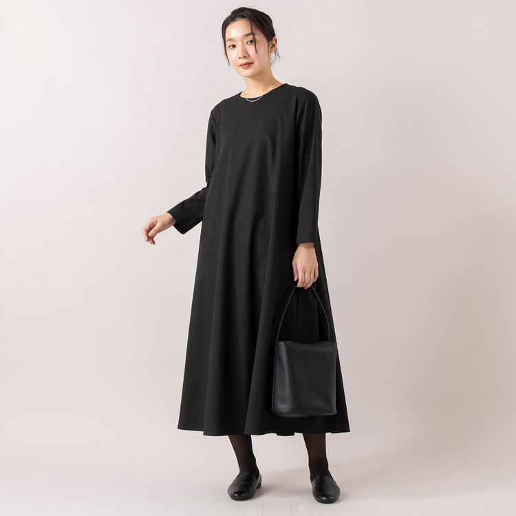 モデル身長163cm,BOYNA ORIGINALのオケージョンにも便利なワンショルダートート|Taaiiのフォックステイルネックレス,https://market.e-begin.jp/products/hgs_boy0080u_lala|https://market.e-begin.jp/products/tii_tii0078u_lala