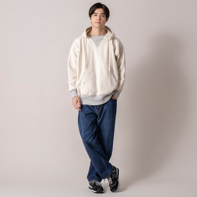 モデル身長180cm (Lサイズ着用)