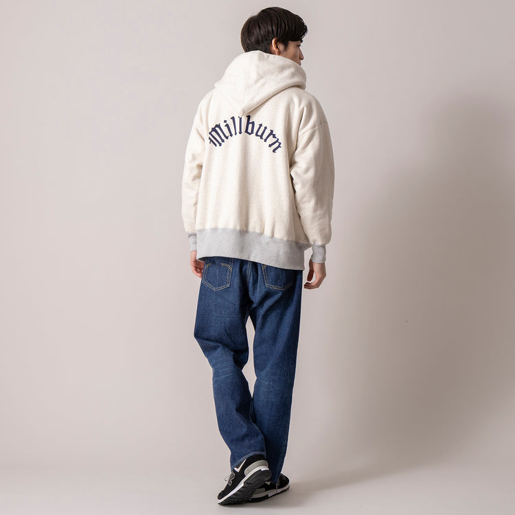 モデル身長180cm (Lサイズ着用)