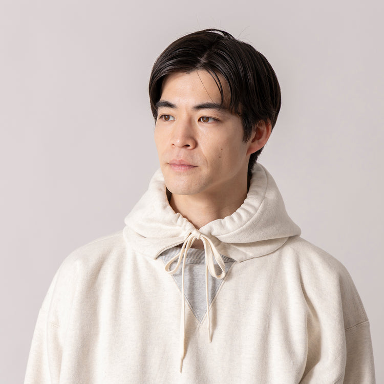 モデル身長180cm (Lサイズ着用)