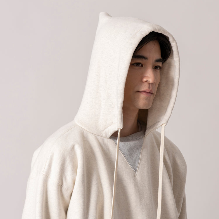 モデル身長180cm (Lサイズ着用)