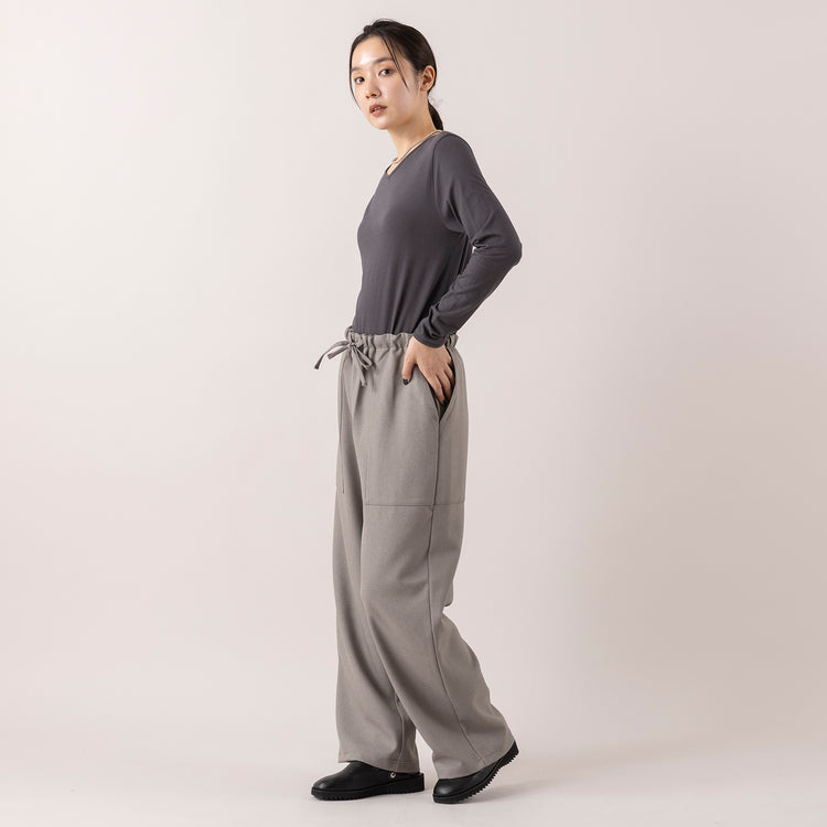 モデル身長163cm,me.の刺繍入りロンT|GLENFIELDのシャークソールビジネスサンダル|rapiécageのメタルボールチョーカー,https://market.e-begin.jp/products/hpn_med1175s_lala|https://market.e-begin.jp/products/jal_gfd0392q_lala|https://market.e-begin.jp/products/rdx_rpc0794s_lala