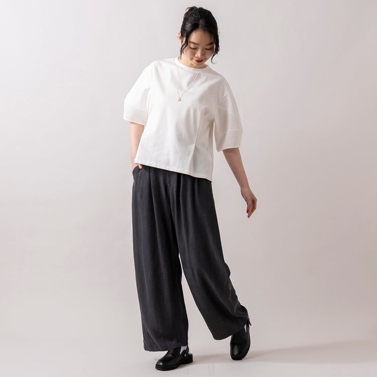 モデル身長165cm,ESPEYRACのテンセルデニムカーブパンツ|GLENFIELDのシャークソールビジネスサンダル|rapiécageのシェルカボションスクエアネックレス,https://market.e-begin.jp/products/inf_epe0083u_lala|https://market.e-begin.jp/products/jal_gfd0392q_lala|https://market.e-begin.jp/products/rdx_rpc0107u_lala