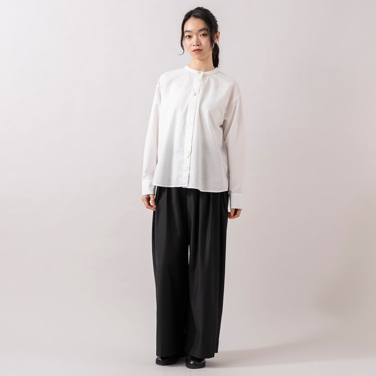 モデル身長165cm,TUTIE.のコットンリネンシャツ|GLENFIELDのシャークソールビジネスサンダル|rapiécageのシェルカボションスクエアネックレス,https://market.e-begin.jp/products/equ_tte0204u_lala|https://market.e-begin.jp/products/jal_gfd0392q_lala|https://market.e-begin.jp/products/rdx_rpc0107u_lala