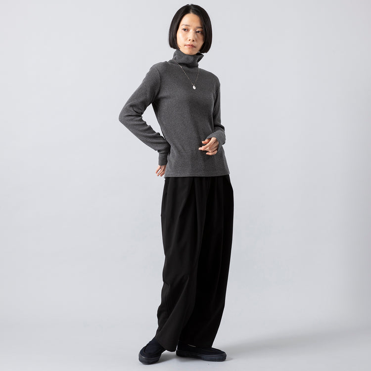 モデル身長165cm,HEAVENLYのTR Tuck Easy Pants|MOONSTARのオールネイビーのコットンスエードLOAFY|rapiécageの後ろ姿もきれいなスライドチェーンコインネックレス,https://market.e-begin.jp/products/dlt_hvr0492r_lala|https://market.e-begin.jp/products/mns_mns0147p_lala|https://market.e-begin.jp/products/rdx_rpc1183n_lala