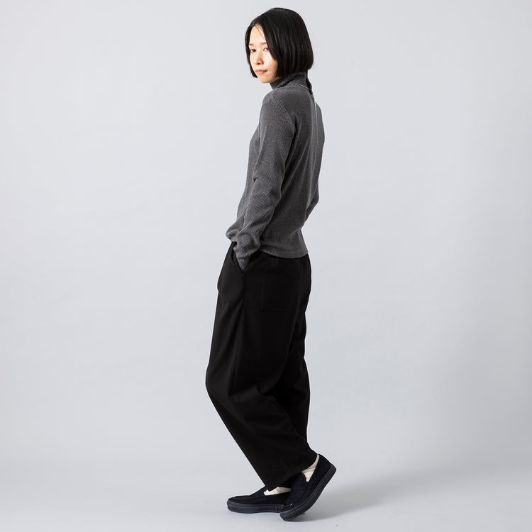 モデル身長165cm,HEAVENLYのTR Tuck Easy Pants|MOONSTARのオールネイビーのコットンスエードLOAFY|rapiécageの後ろ姿もきれいなスライドチェーンコインネックレス,https://market.e-begin.jp/products/dlt_hvr0492r_lala|https://market.e-begin.jp/products/mns_mns0147p_lala|https://market.e-begin.jp/products/rdx_rpc1183n_lala