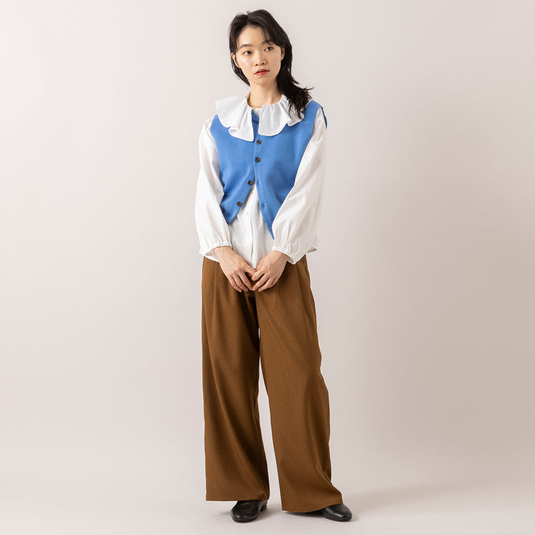 モデル身長165cm,LE MELANGEの14G綿混ニットベスト|HEAVENLYのWasher Broadcloth Frillcollar Blouse|UNIVERSAL OVERALLの2TUCK WIDE STRAIGHT PANTS|facciamoのMeringa（メリンガ）,https://market.e-begin.jp/products/inf_lem1052s_lala|https://market.e-begin.jp/products/dlt_hvr0995s_lala|https://market.e-begin.jp/products/dre_uni1061s_lala|https://market.e-begin.jp/products/are_fac0636k_lala