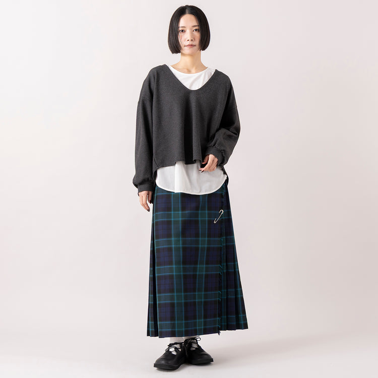 モデル身長165cm,LE MELANGEのUネックポンチPO|LE MELANGEの裾切り替えレイヤードインナー|Glen Fyneのチェックプリーツラップスカート|Organic handloomのCOALPORT,https://market.e-begin.jp/products/inf_lem1277s_lala|https://market.e-begin.jp/products/inf_lem1170s_lala|https://market.e-begin.jp/products/imx_glf0082r_lala|https://market.e-begin.jp/products/sed_ogh1253s_lala