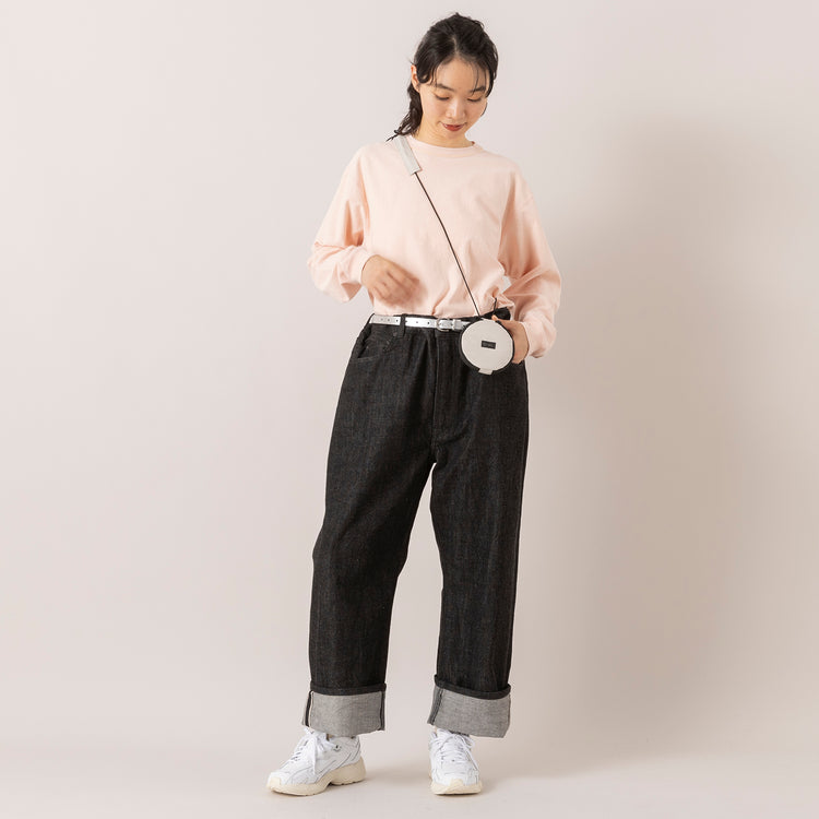 モデル身長165cm,ARMY TWILL SANFORIZEDのBackJersey LS Tee Powder|80/40 BY SKEVEの40inch SELVEDGE DENIM（BLACK）|SMLのCIRCLE SHOULDER WALLET,https://market.e-begin.jp/products/mul_amt1062s_lala|https://market.e-begin.jp/products/sta_ske0982s_lala|https://market.e-begin.jp/products/ino_sml1026s_lala