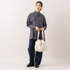 モデル身長165cm,FIL DE FERのポリエステルカルゼロングシャツ|NEEDBY heritageのLUNA|mate-monoのてかてかビッグトート,https://market.e-begin.jp/products/rdx_fdf1057s_lala|https://market.e-begin.jp/products/gsr_ndh0873s_lala|https://market.e-begin.jp/products/kom_mte1002s_lala