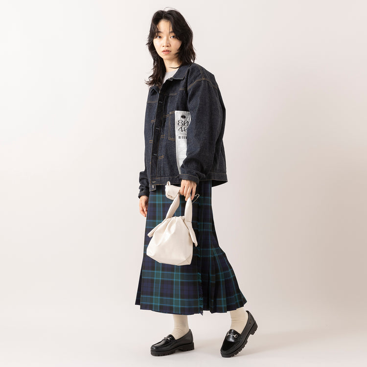 モデル身長165cm,80/40 BY SKEVEの40inch SELVEDGE DENIM JK（INDIGO）|ARMY TWILL SANFORIZEDのBackJersey LS Tee Powder|Glen Fyneのチェックプリーツラップスカート|mate-monoのてかてかショルダーバッグ|meri ja kuuのリブ先丸シルクコットンソックス,https://market.e-begin.jp/products/sta_ske0980s _lala|https://market.e-begin.jp/products/mul_amt1062s_lala|https://market.e-begin.jp/products/imx_glf0082r_lala|https://market.e-begin.jp/products/kom_mte1003s_lala|https://market.e-begin.jp/products/hpn_mjk1012s_lala