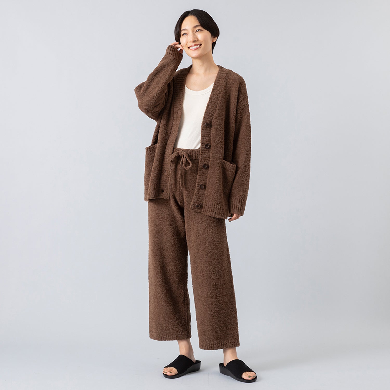 nestwell | ネストウェル JAY < V Neck Comfort Cardigan >