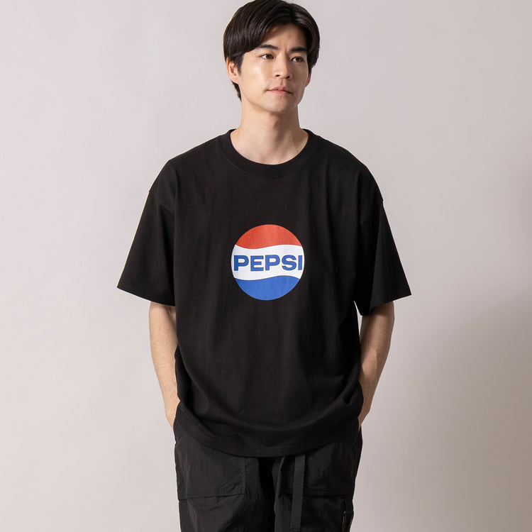 モデル身長180cm (Lサイズ着用)