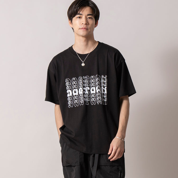 モデル身長180cm (Lサイズ着用)