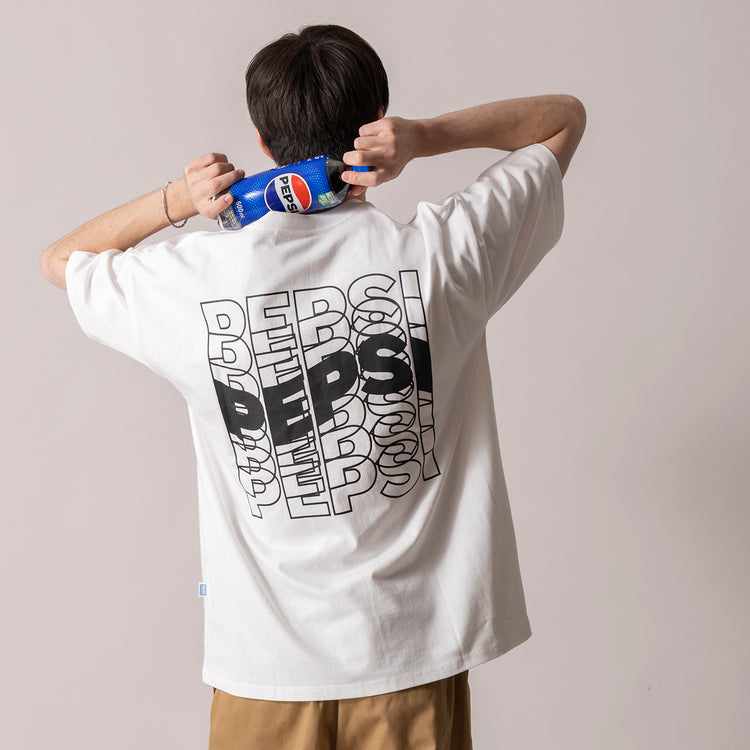 モデル身長180cm (Lサイズ着用)