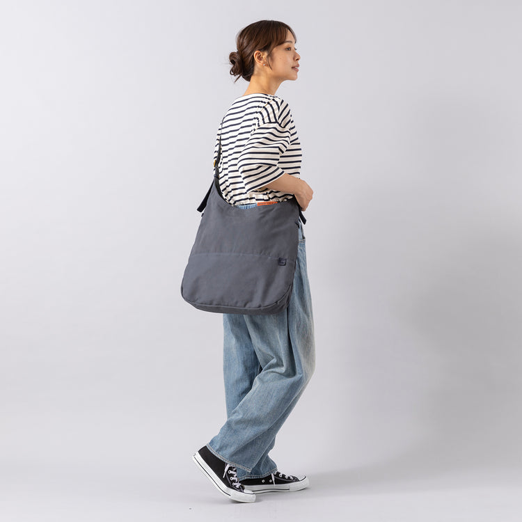 モデル身長165cm,URCH RNAのコックさんの5ポケットパンツ オールド加工|DiuのAlerce|MATOWのTsuki 朧月 -おぼろづき- / スクエア シルバー レザー ノワール,https://market.e-begin.jp/products/tky_urr0785s_lala|https://market.e-begin.jp/products/cil_diu0801s_lala|https://market.e-begin.jp/products/bey_mtw0358s_lala