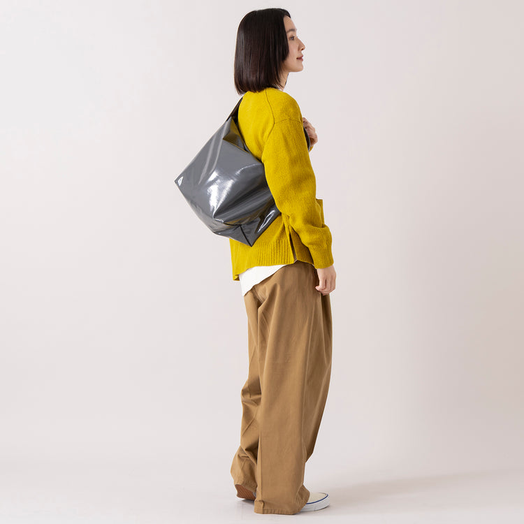 mate-mono | マテモノ　てかてかビッグトート