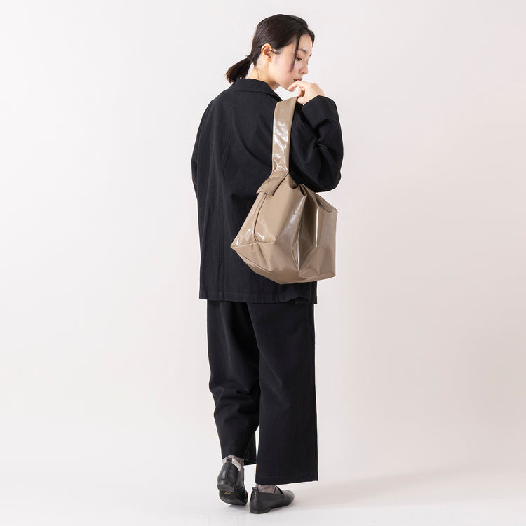 mate-mono | マテモノ　てかてかビッグトート