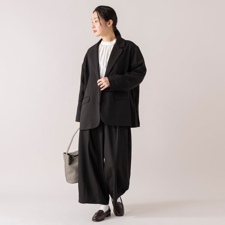 モデル身長163cm,uncinqのCotton 100/2Broad Standneck Pullover|uncinqのTwill Stretch Tailored Jacket|BOYNA ORIGINALのオケージョンにも便利なワンショルダートート,https://market.e-begin.jp/products/dlt_unc1007l_lala|https://market.e-begin.jp/products/dlt_unc1540s_lala|https://market.e-begin.jp/products/hgs_boy0080u_lala