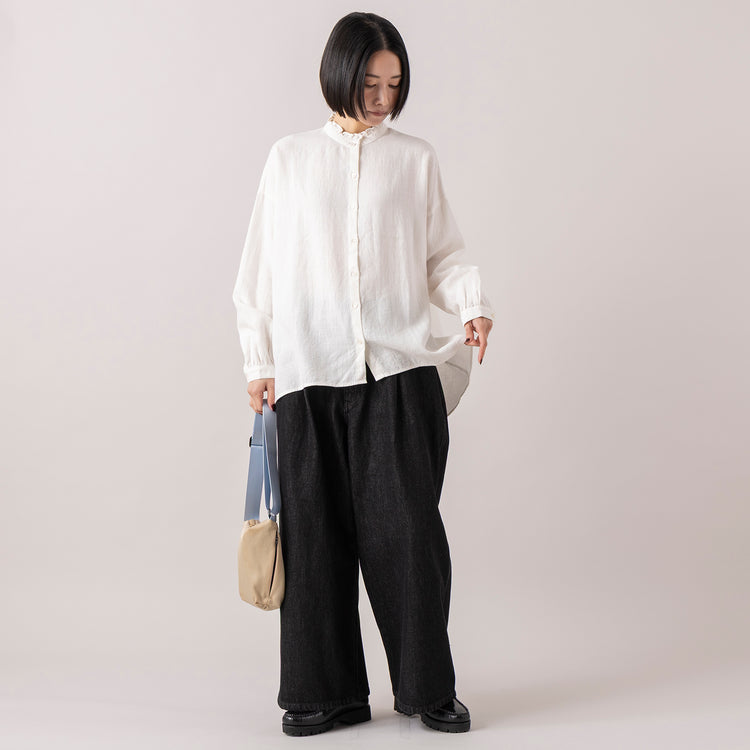 モデル身長165cm,HEAVENLYのCotton Linen Frillneck Blouse|VENT BLANC+の12ozデニム ワイドパンツ|SMLのSTOMACH SHOULDERBAG S,https://market.e-begin.jp/products/dlt_hvr1184s_lala|https://market.e-begin.jp/products/stl_ven1056s_lala|https://market.e-begin.jp/products/ino_sml1293s_lala