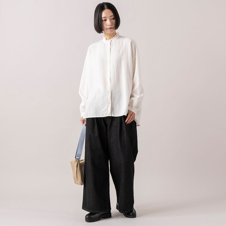 モデル身長165cm,HEAVENLYのCotton Linen Frillneck Blouse|VENT BLANC+の12ozデニム ワイドパンツ|SMLのSTOMACH SHOULDERBAG S,https://market.e-begin.jp/products/dlt_hvr1184s_lala|https://market.e-begin.jp/products/stl_ven1056s_lala|https://market.e-begin.jp/products/ino_sml1293s_lala
