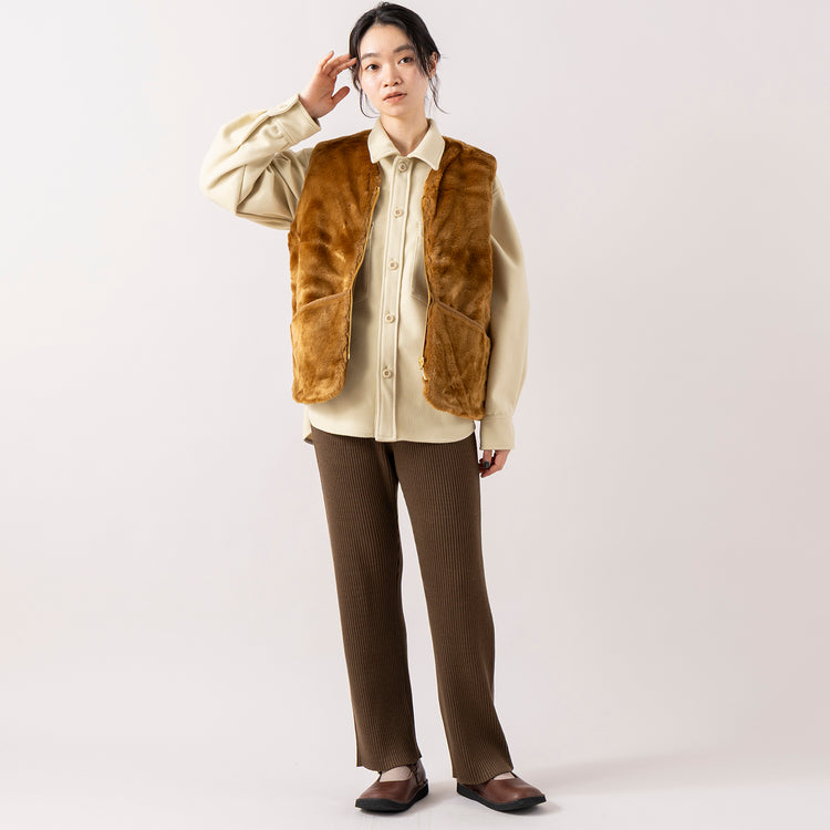 モデル身長165cm,Barbourのwomen's quilted fur gilet|BATONERのSOLID WOOL RIB PANTS|Organic handloomのSHELLY,https://market.e-begin.jp/products/bbr_bbr0272r_lala|https://market.e-begin.jp/products/btn_btn0260r_lala|https://market.e-begin.jp/products/sed_ogh1252s_lala