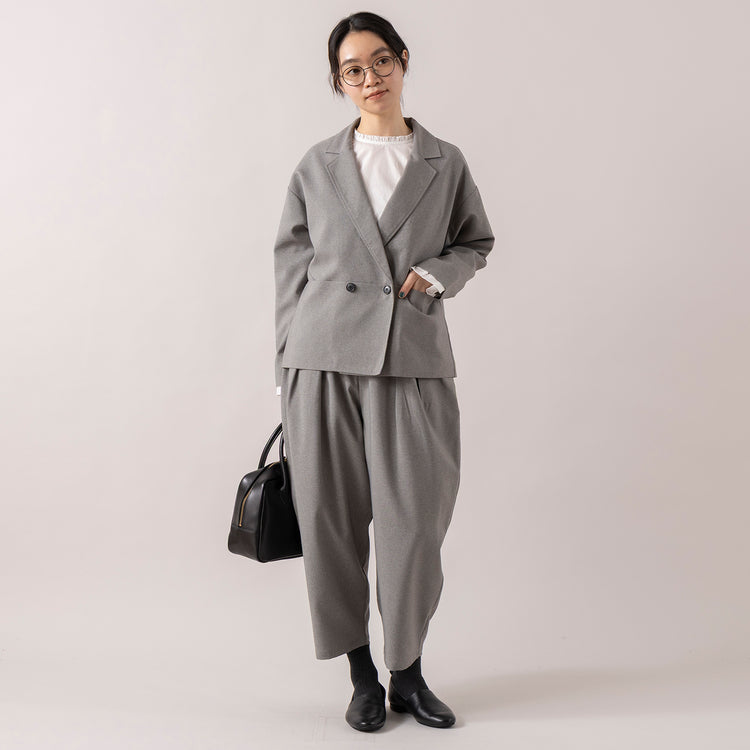 モデル身長165cm,uncinqのCotton 100/2Broad Frill Pullover|uncinqのMelange Ox Tuck Cropped Pants|TIDEWAYのワントーンモスボストンM|facciamoのMeringa（メリンガ）,https://market.e-begin.jp/products/dlt_unc1544s_lala|https://market.e-begin.jp/products/dlt_unc1535s_lala|https://market.e-begin.jp/products/snk_tid0874p_lala|https://market.e-begin.jp/products/are_fac0636k_lala
