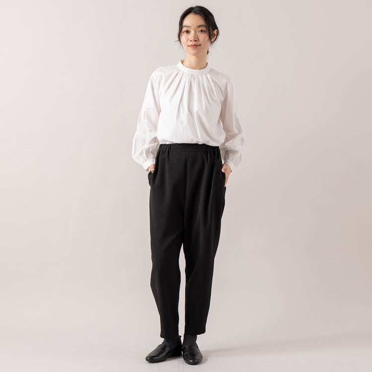 モデル身長165cm,uncinqのCrepe Fabric Narrow Pants|facciamoのMeringa（メリンガ）,https://market.e-begin.jp/products/dlt_unc1539s_lala|https://market.e-begin.jp/products/are_fac0636k_lala