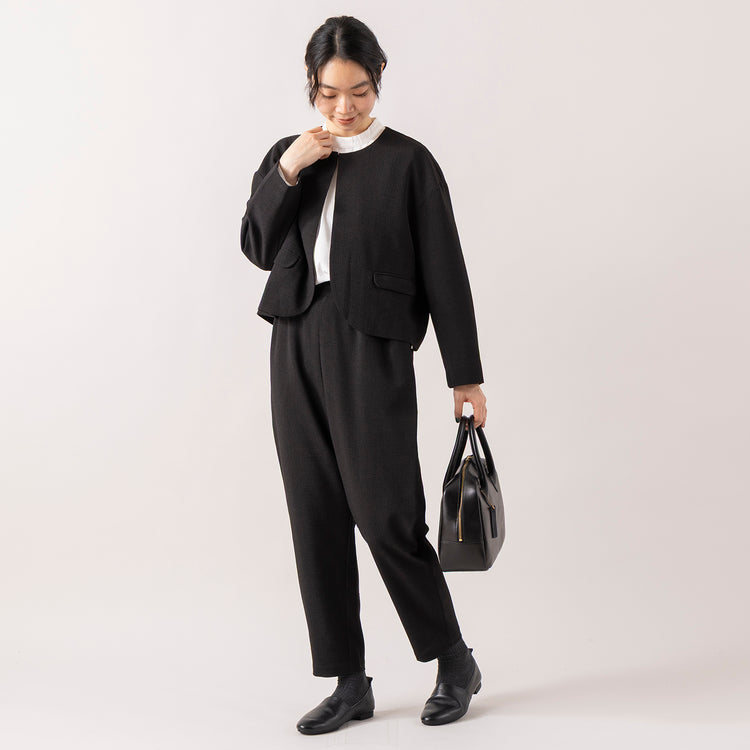 モデル身長165cm,uncinqのCotton 100/2Broad Standneck Pullover|uncinqのCrepe Fabric Narrow Pants|TIDEWAYのワントーンモスボストンM|facciamoのMeringa（メリンガ）,https://market.e-begin.jp/products/dlt_unc1007l_lala|https://market.e-begin.jp/products/dlt_unc1539s_lala|https://market.e-begin.jp/products/snk_tid0874p_lala|https://market.e-begin.jp/products/are_fac0636k_lala