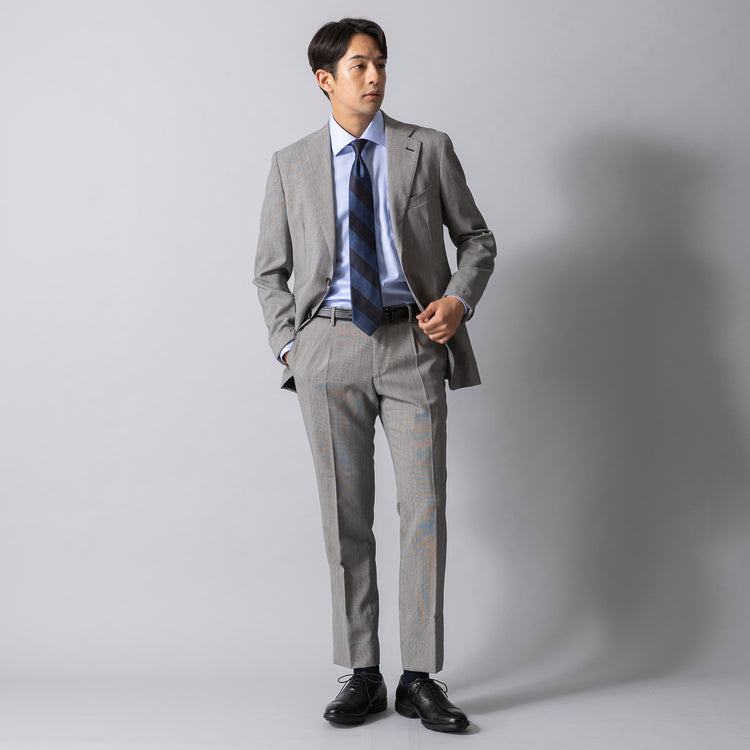着用サイズ41/86 (モデル身長180cm)
