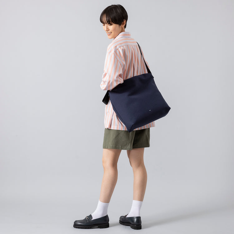 ,Atelier Mont KemmelのBOX SHIRT|Atelier Mont KemmelのCOTTON LINEN SHORT PANTS|Jalan Sriwijayaのネイビービットローファー VIBRAMソール,https://market.e-begin.jp/products/sta_amk0011r_lala|https://market.e-begin.jp/products/sta_amk0009r_lala|https://market.e-begin.jp/products/gmt_srw1032p_lala