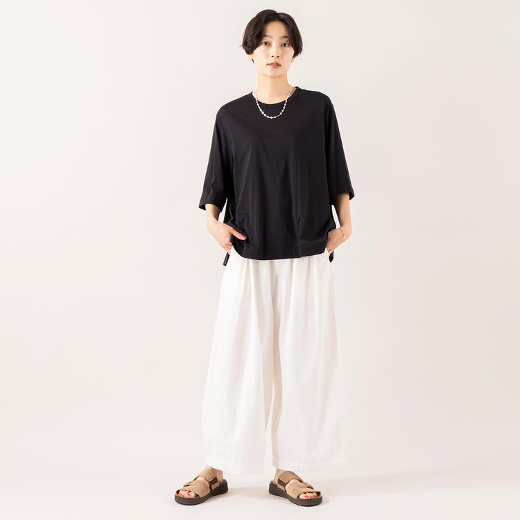 モデル身長 163cm,TUTIE.のコットンリネンデニムタックパンツ|BlundstoneのAEROCORK SANDAL|rapiécageのフラワープレートチェーン アジャストネックレス,https://market.e-begin.jp/products/equ_tte0274u_lala|https://market.e-begin.jp/products/sed_bld0289u_lala|https://market.e-begin.jp/products/rdx_rpc0310u_lala