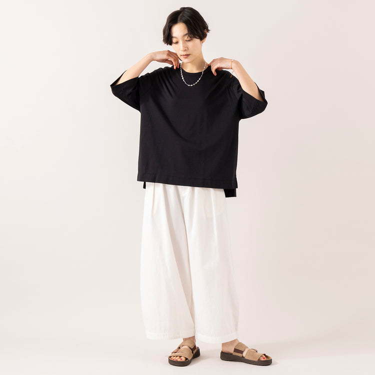 モデル身長 163cm,TUTIE.のコットンリネンデニムタックパンツ|BlundstoneのAEROCORK SANDAL|rapiécageのフラワープレートチェーン アジャストネックレス,https://market.e-begin.jp/products/equ_tte0274u_lala|https://market.e-begin.jp/products/sed_bld0289u_lala|https://market.e-begin.jp/products/rdx_rpc0310u_lala