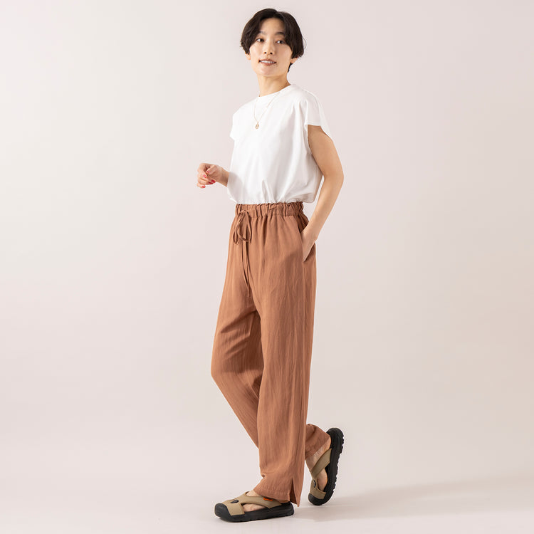 モデル身長 163cm,TUTIE.のコットンソロナフレンチスリーブTシャツ|UNIVERSAL OVERALLのUO34,https://market.e-begin.jp/products/equ_tte0280u_lala|https://market.e-begin.jp/products/sed_uni0291u_lala