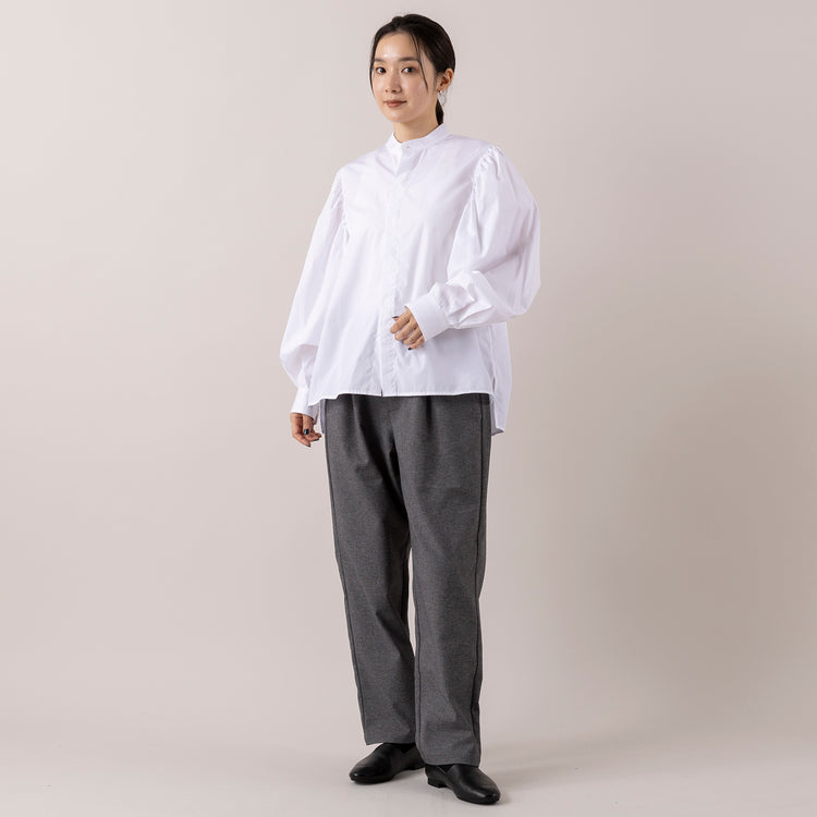 モデル身長163cm,MANONのGATHER SLEEVE BAND COLLAR SHT|ARCH&LINEのSTRETCH CREW PANTS|facciamoのMeringa（メリンガ）|NEI/NORのスクエアチャームピアス,https://market.e-begin.jp/products/mks_mnn1174s_lala|https://market.e-begin.jp/products/ach_ach1163s_lala|https://market.e-begin.jp/products/are_fac0636k_lala|https://market.e-begin.jp/products/ris_ner0789s_lala
